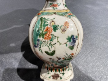 Deux vases en porcelaine de Chine famille verte &agrave; d&eacute;cor de qilins, Kangxi